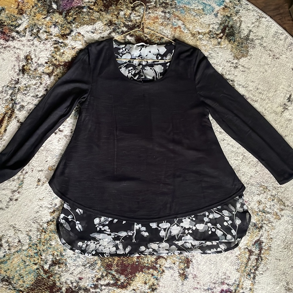 Long sleeve contrast top; size S